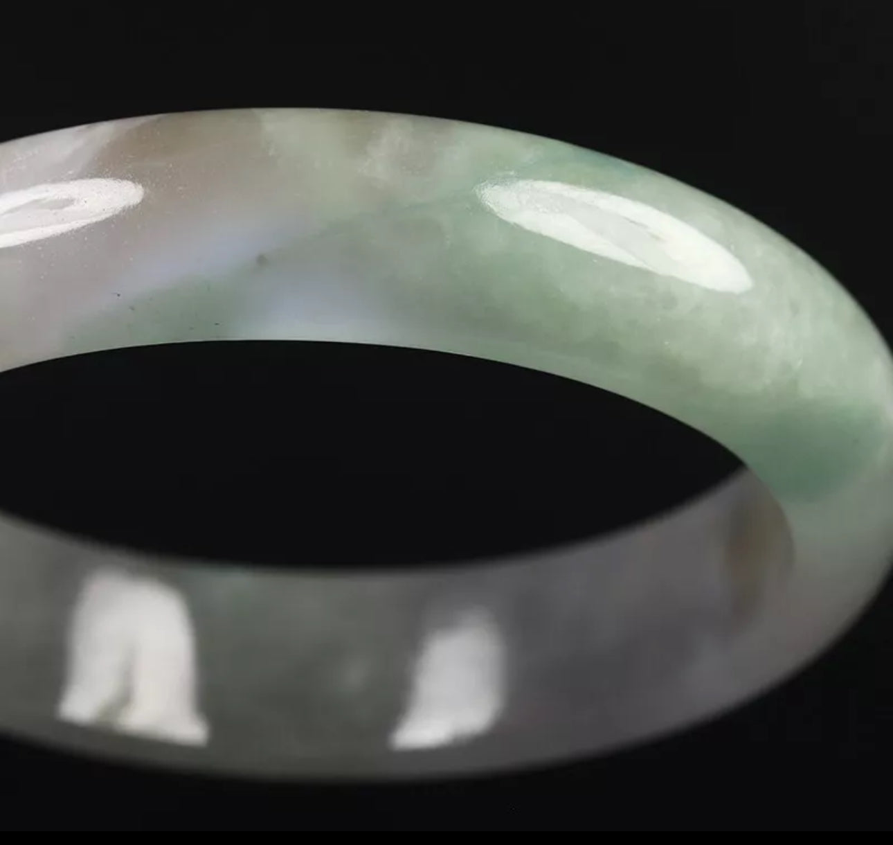 VINTAGE Medium Jadeite White Lavender Green Jade Bangle Size 59mm O556 - JazzyJewelbyAmina 