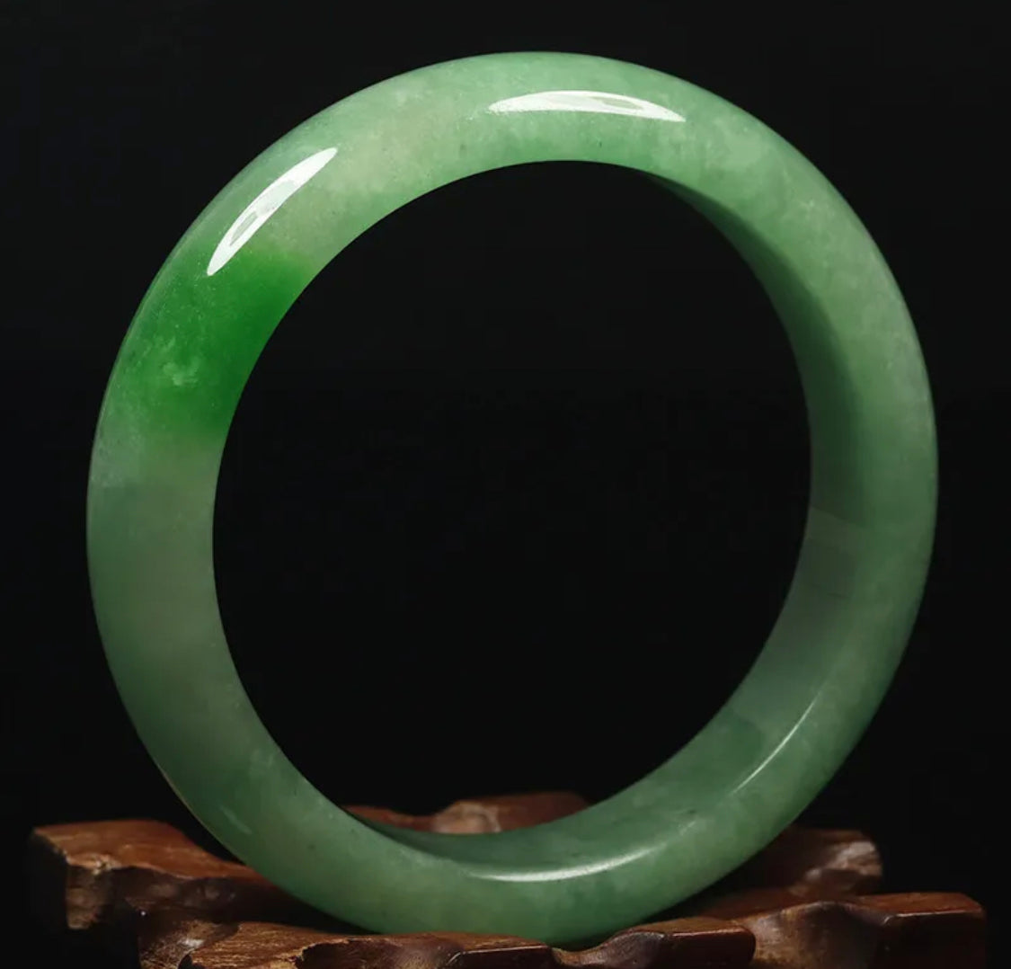 VINTAGE Large Jadeite Green Jade Bangle Size 60mm J743