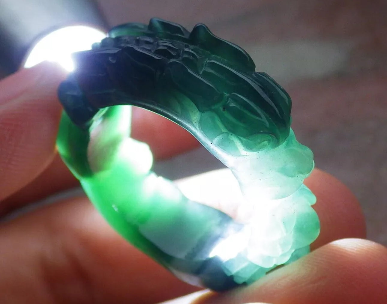 VINTAGE Large Jadeite Green Jade Ring Hand Carved Dragon Certified Jade Size 10