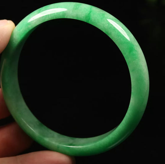 VINTAGE Medium Jadeite Green Jade Bangle Size 59mm S797