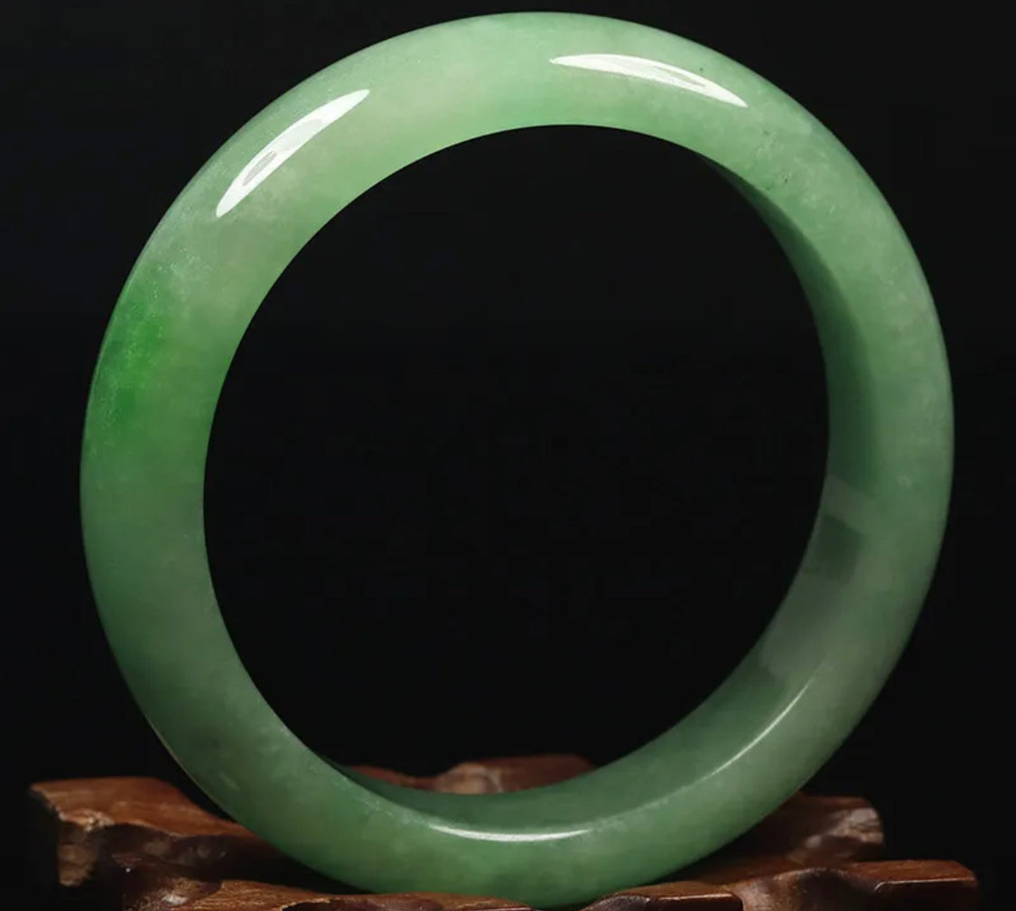 VINTAGE Large Jadeite Green Jade Bangle Size 60mm J743