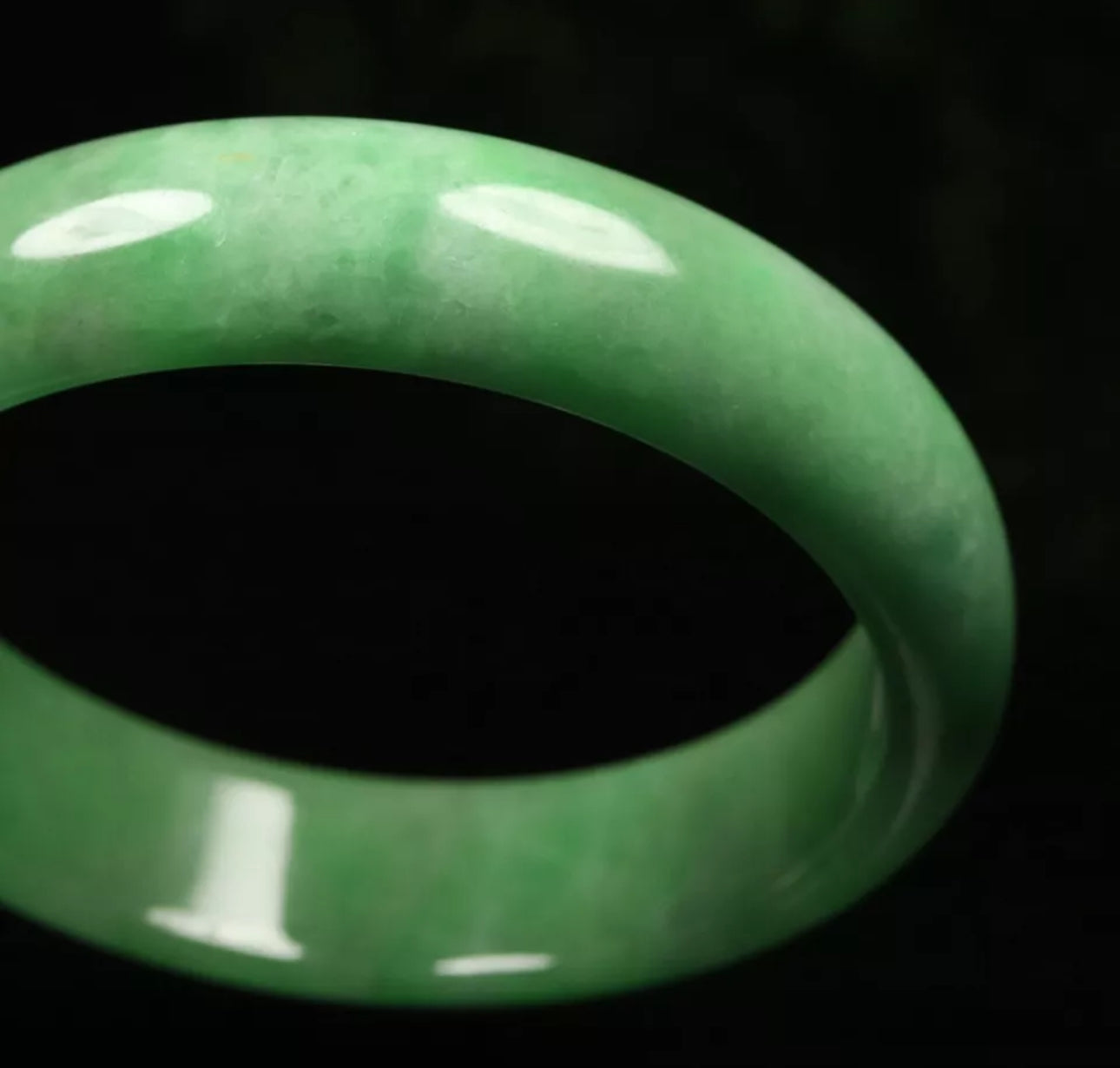 VINTAGE Large Jadeite Green Jade Bangle Size 60mm Solid Apple Green Jade J791