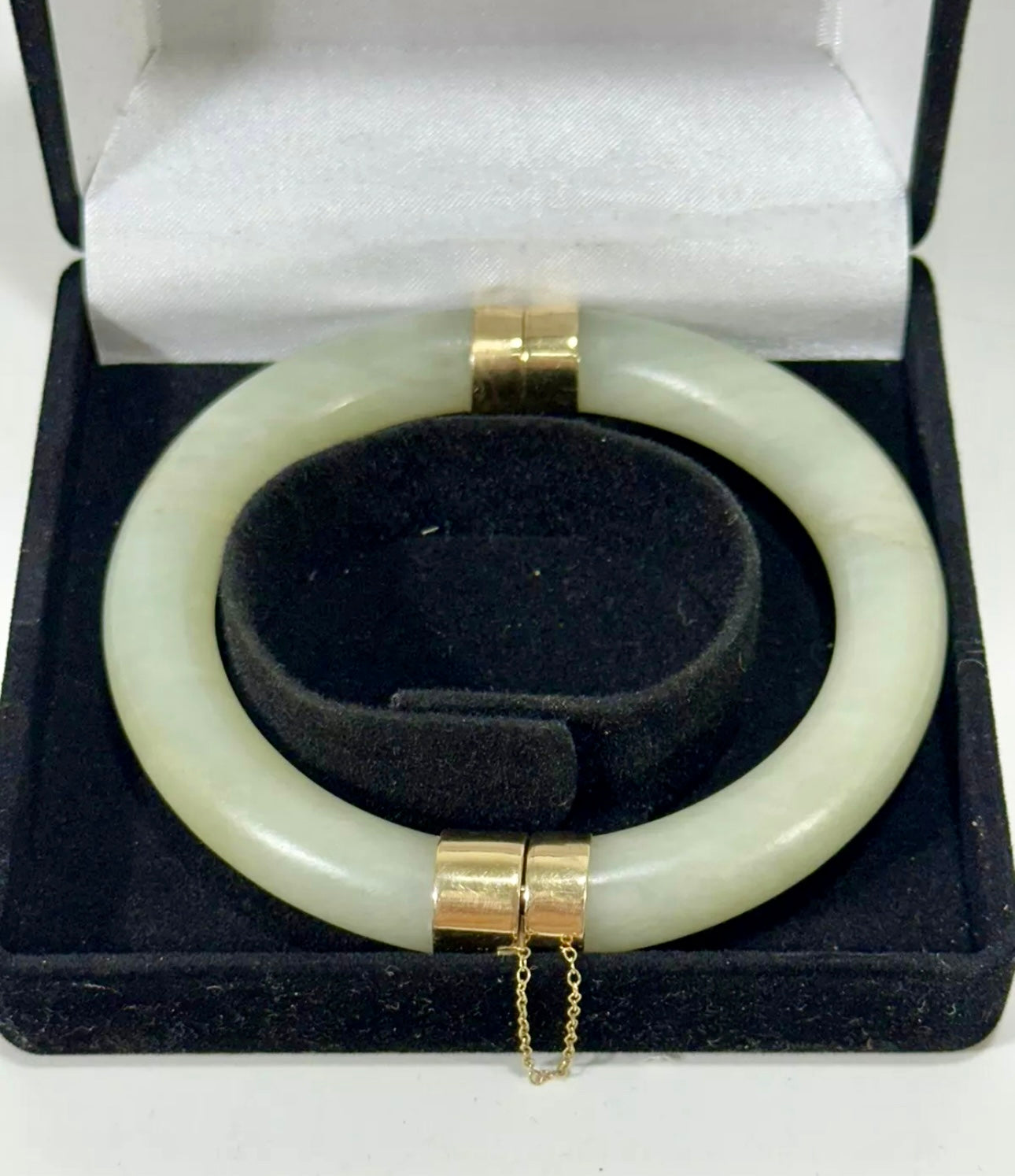 VINTAGE 14k Gold Hinged Jade Bangle w/ Safety Chain