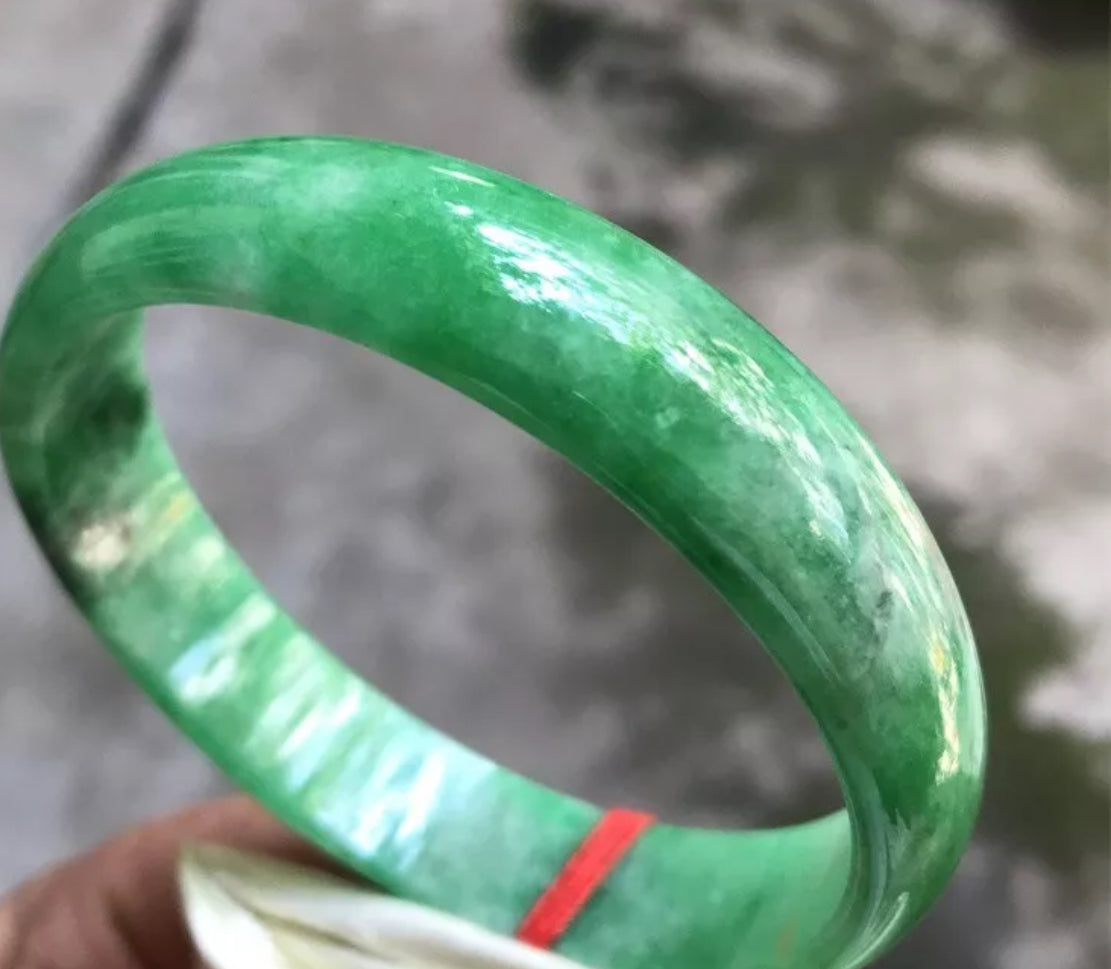 VINTAGE Large Jadeite Green Jade Bangle Size 62mm Emerald Green A464