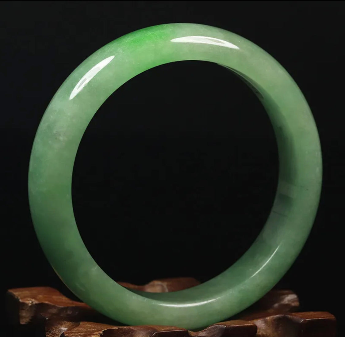 VINTAGE Large Jadeite Green Jade Bangle Size 60mm J743