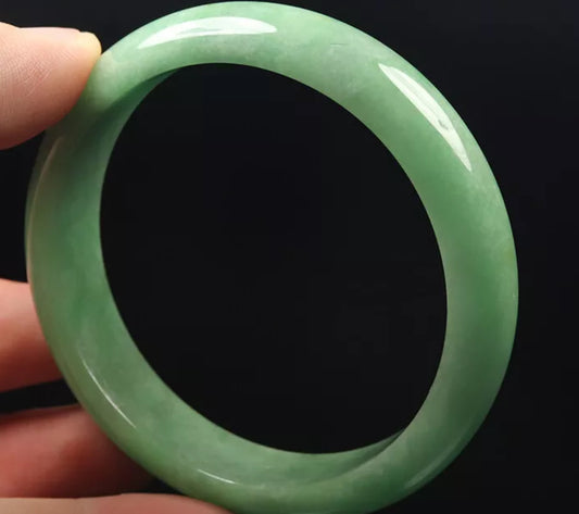 VINTAGE Large Jadeite Green Jade Bangle Size 60mm Y785