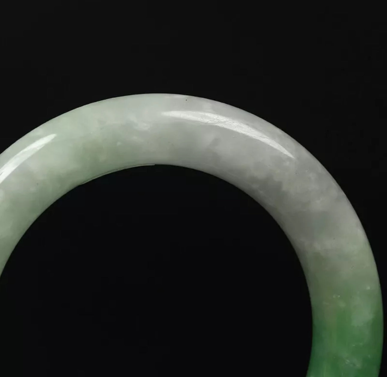 VINTAGE Medium Jadeite Green Jade Bangle Size 59mm Round Princess Cut D655