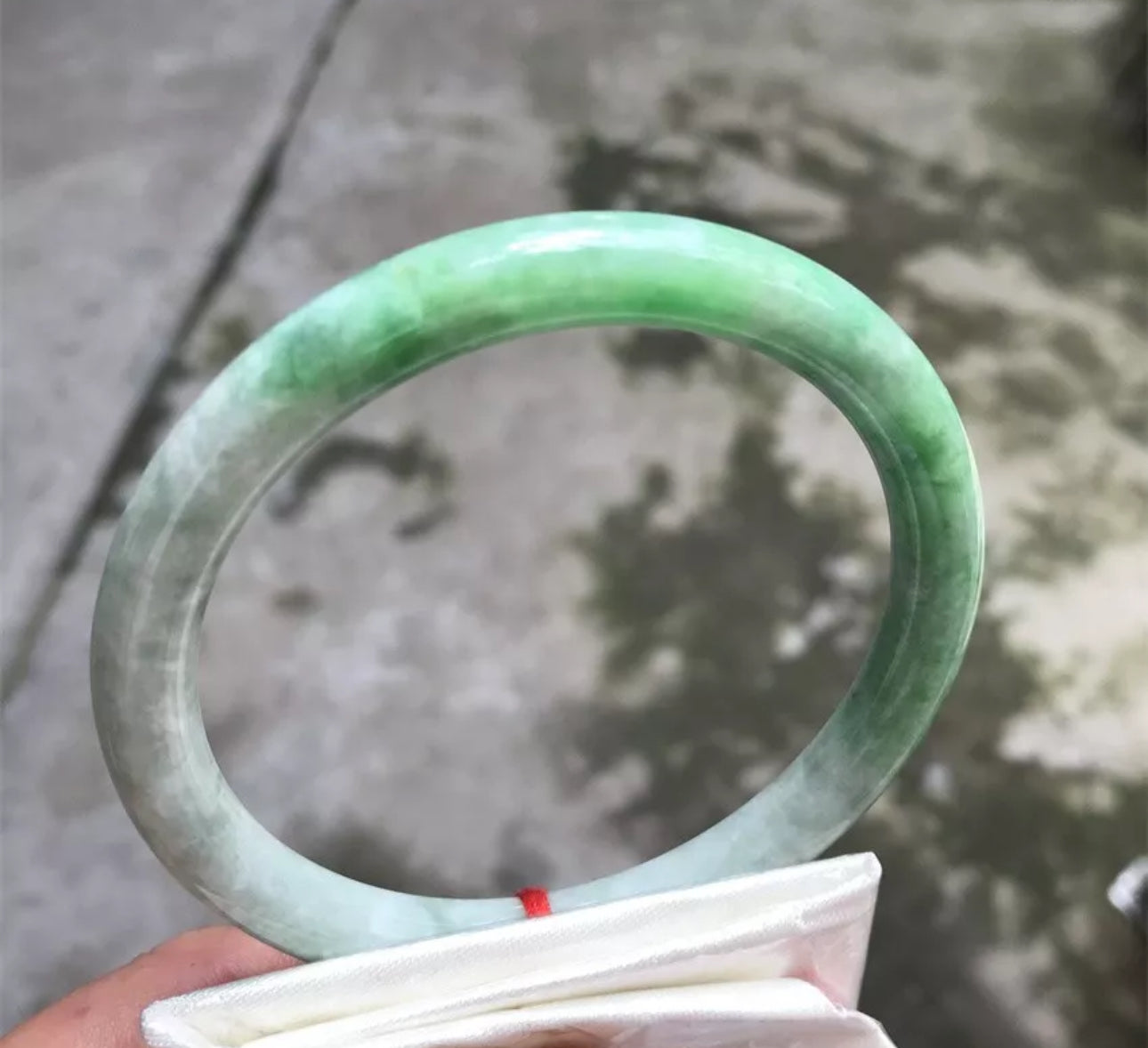 VINTAGE XXL Jadeite Green Jade Bangle Size 66.7mm Round Princess Cut Unique Fine Jade! A106 - JazzyJewelbyAmina 