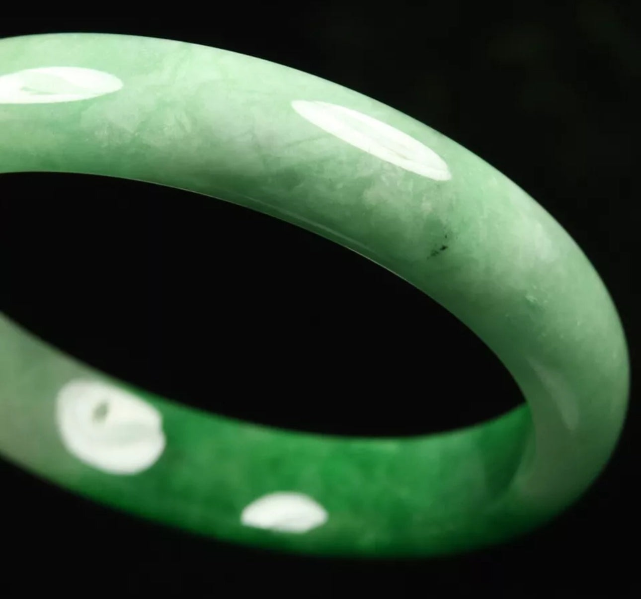 VINTAGE Small Jadeite Green Jade Bangle Size 56mm S729