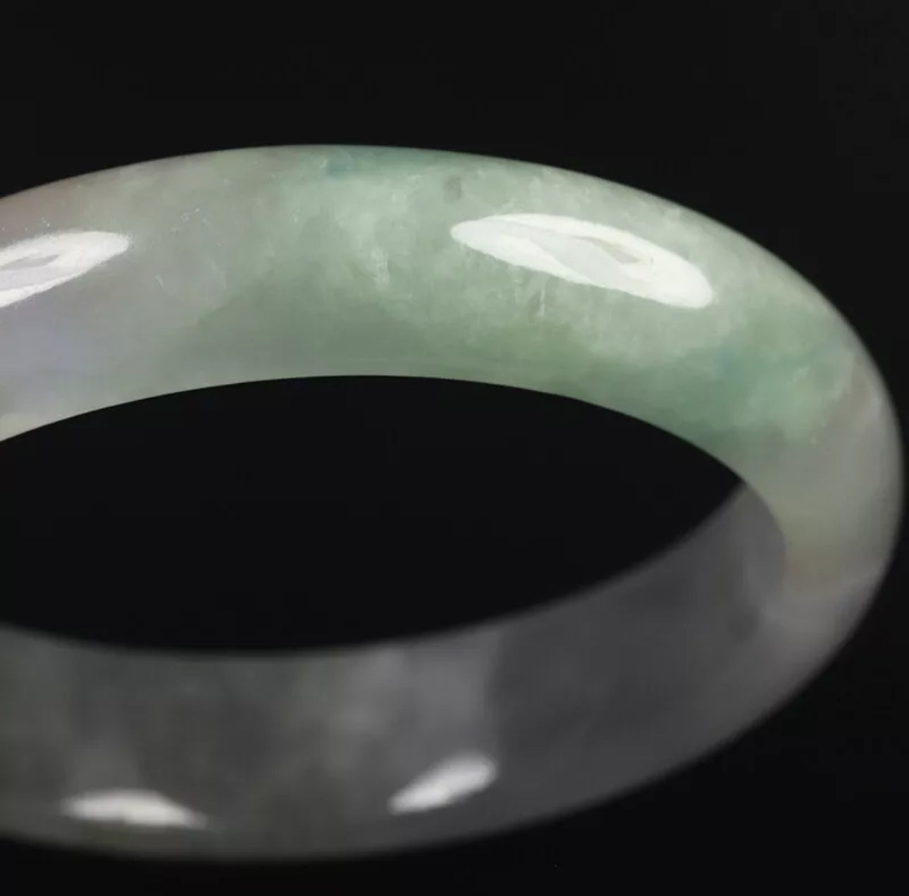 VINTAGE Medium Jadeite White Lavender Green Jade Bangle Size 59mm O556 - JazzyJewelbyAmina 