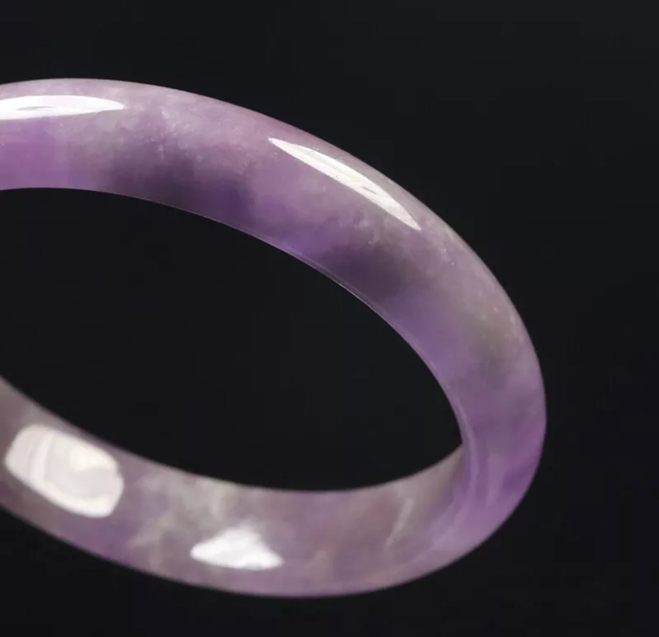 VINTAGE Small Jade Lavender Bangle Size 56mm O687