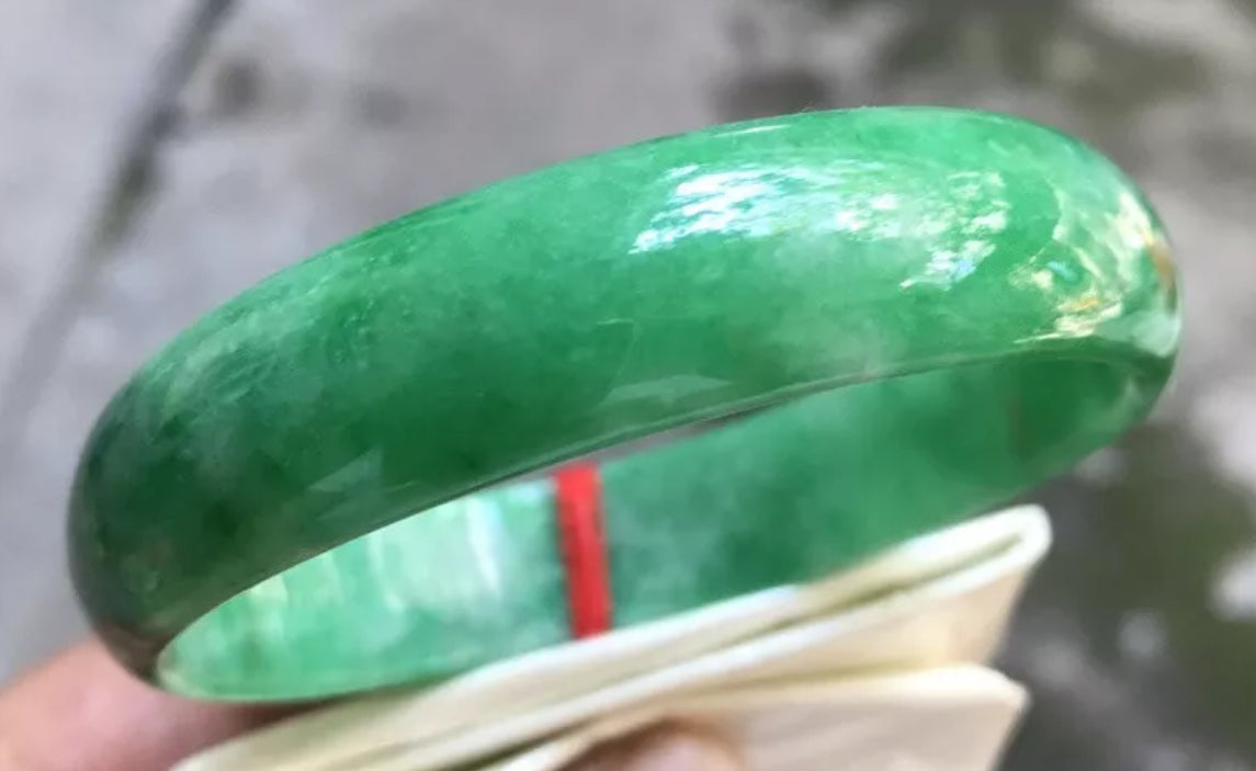 VINTAGE Large Jadeite Green Jade Bangle Size 62mm Emerald Green A464