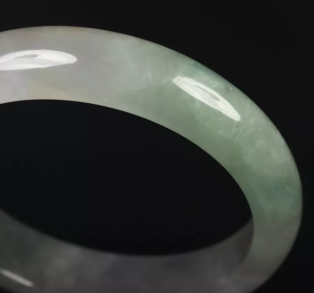 VINTAGE Medium Jadeite White Lavender Green Jade Bangle Size 59mm O556 - JazzyJewelbyAmina 