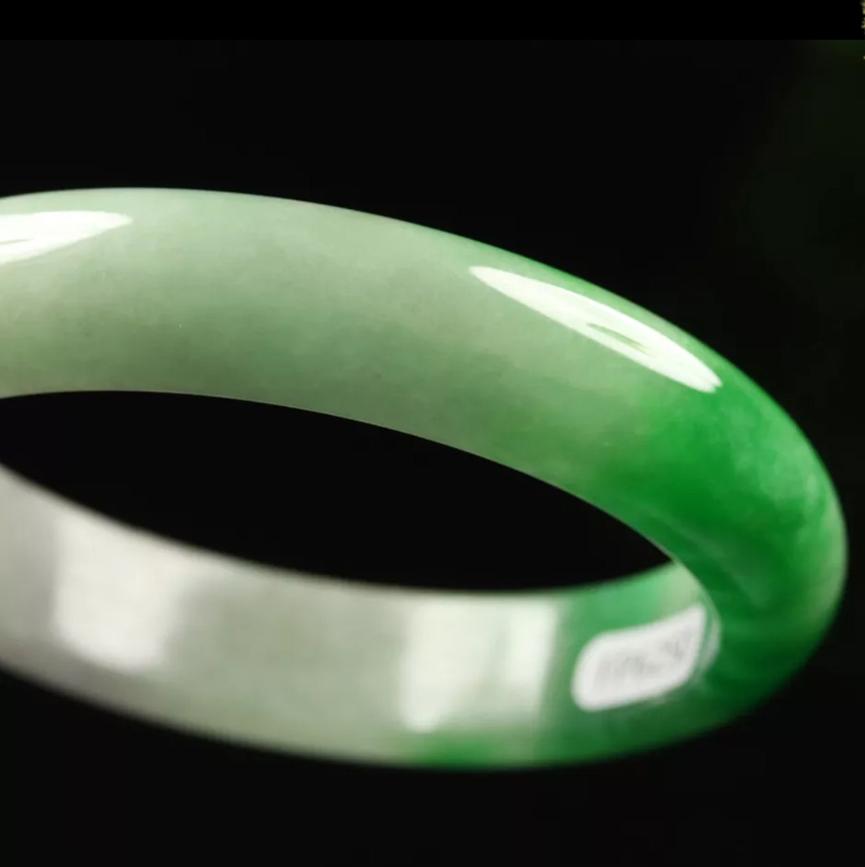 VINTAGE XS Jadeite Green Jade Bangle Size 54mm D553