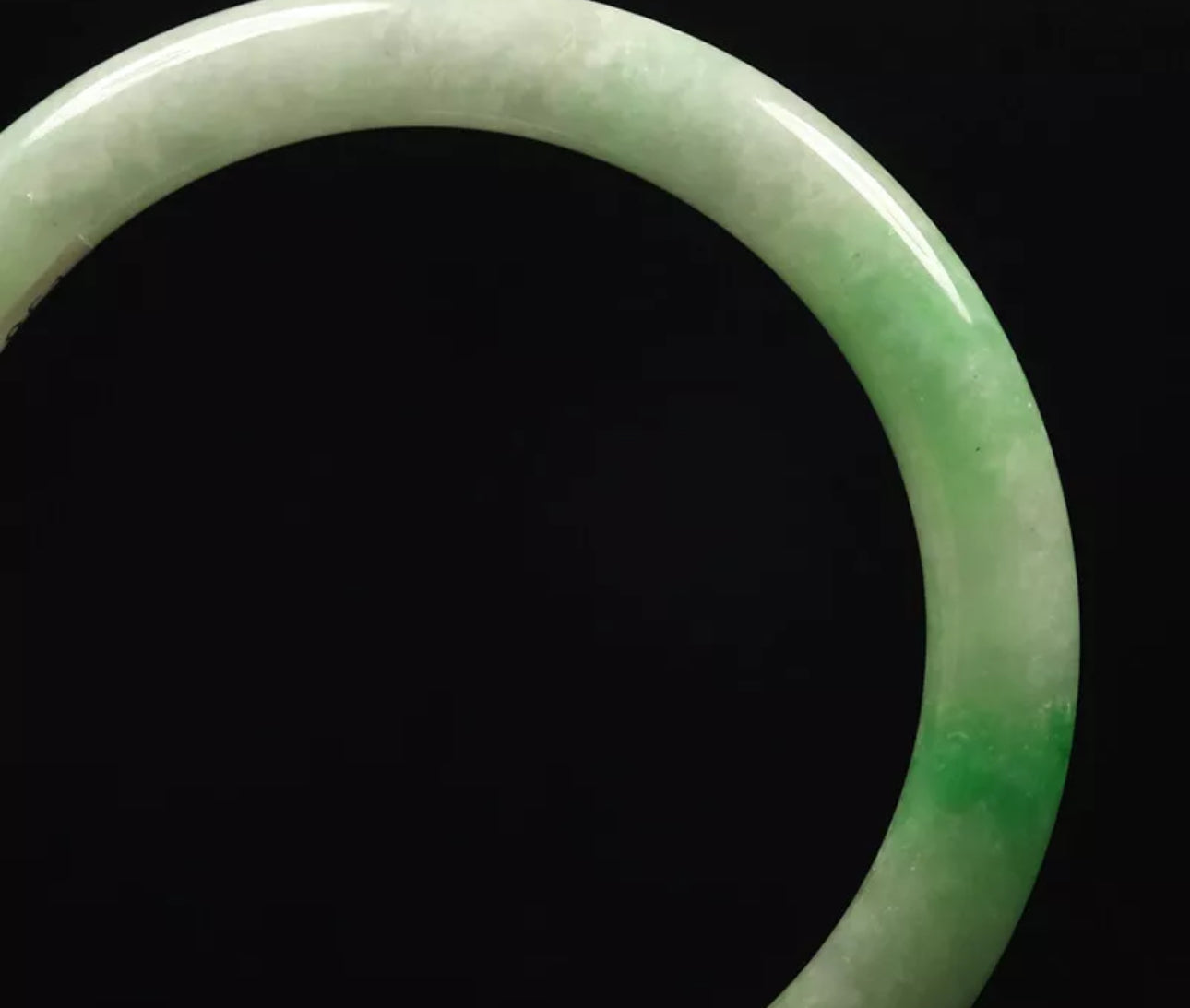 VINTAGE Medium Jadeite Green Jade Bangle Size 59mm O755 - JazzyJewelbyAmina 