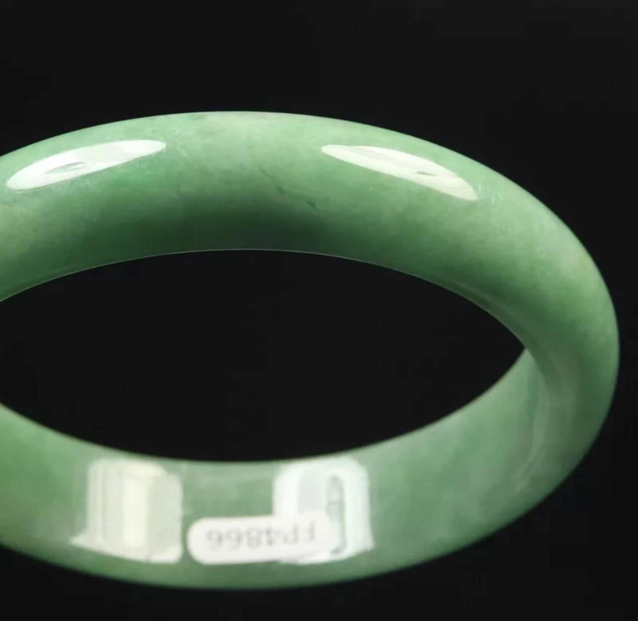 VINTAGE Large Jadeite Green Jade Bangle Size 60mm Y785