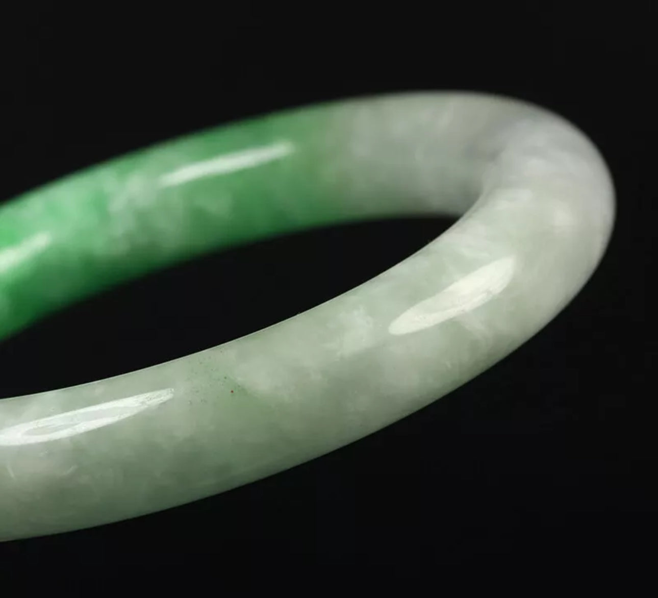 VINTAGE Medium Jadeite Green Jade Bangle Size 59mm Round Princess Cut D655