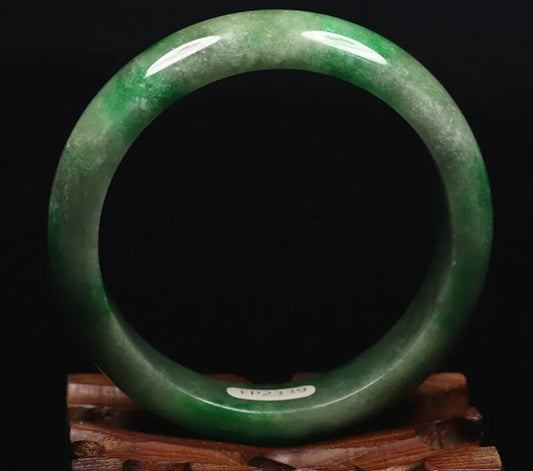 VINTAGE Medium Jadeite Green Jade Bangle from Burma - Size 58.5mm M731