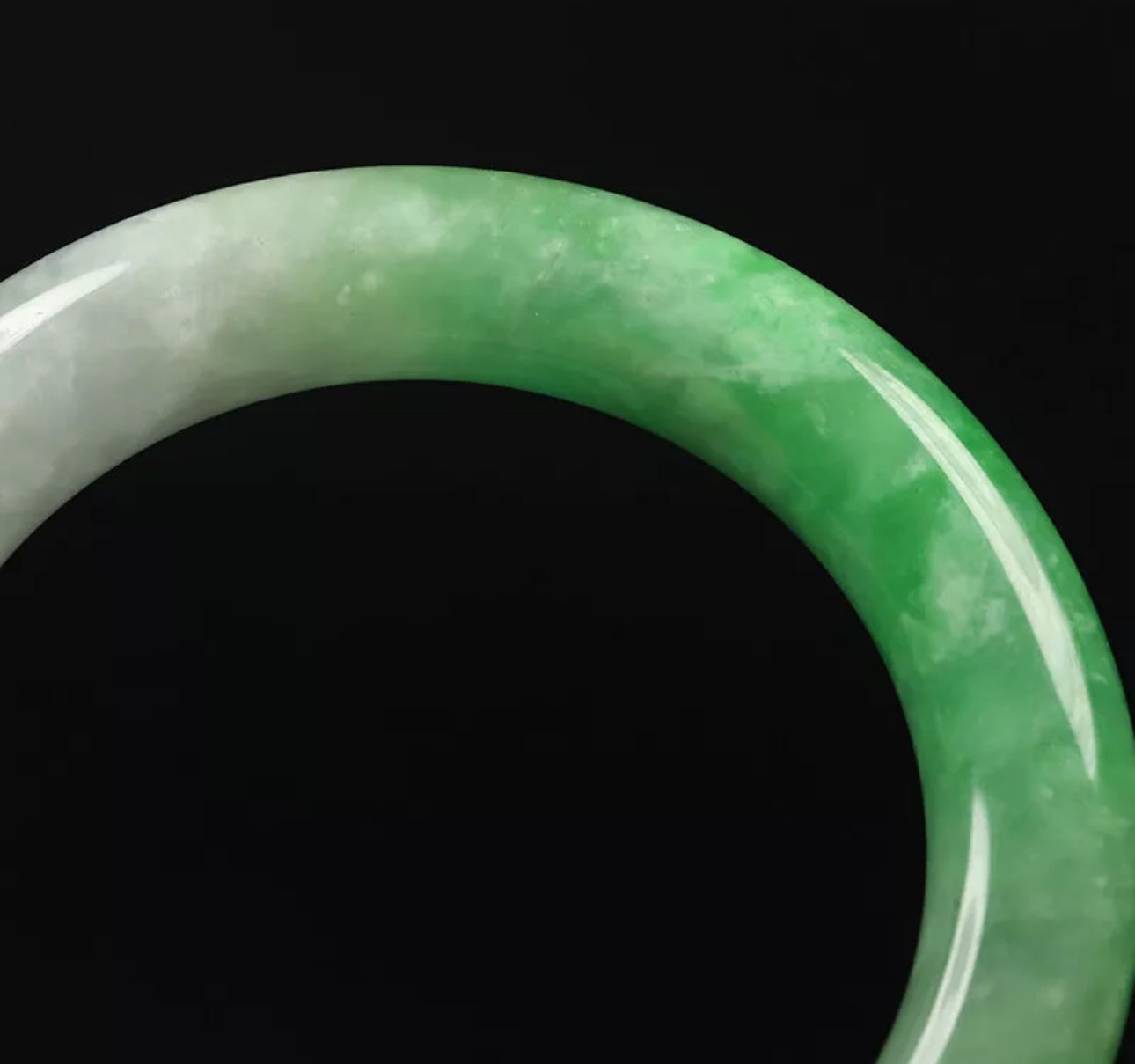 VINTAGE Medium Jadeite Green Jade Bangle Size 59mm Round Princess Cut D655