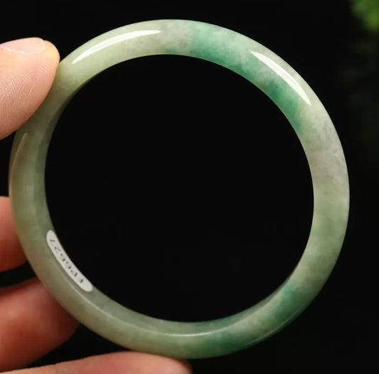 VINTAGE Small Jadeite Green Jade Bangle Size 55mm Round Princess Cut Y307 Pale & Pop Green!