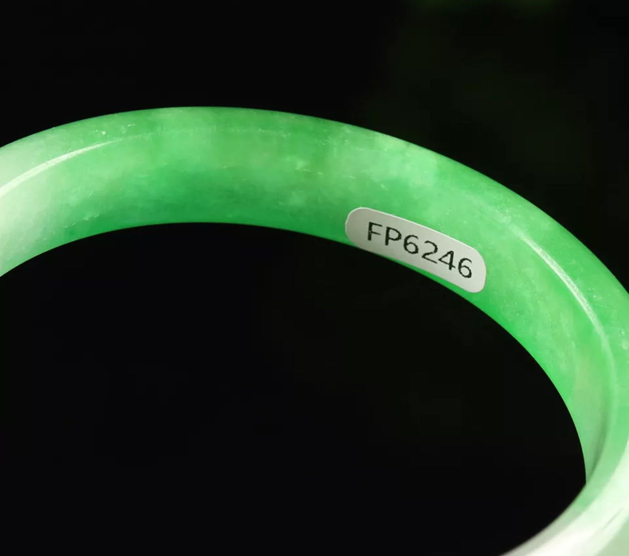 VINTAGE Medium Jadeite Green/Lavender Jade Bangle Size 59mm L545 - JazzyJewelbyAmina 