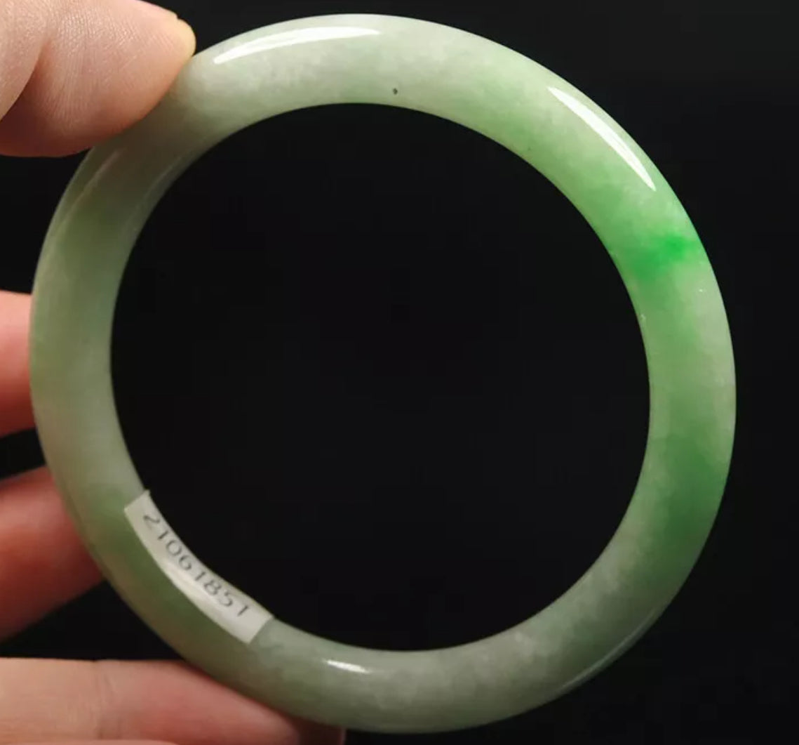 VINTAGE Medium Jadeite Green Jade Bangle Size 59mm O755 - JazzyJewelbyAmina 