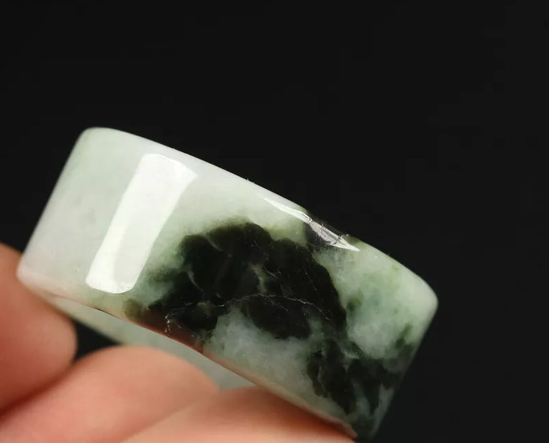 VINTAGE Large Jadeite Green Jade Thumb Ring - Marble Jade Hues Size 11.5 U396 - JazzyJewelbyAmina 