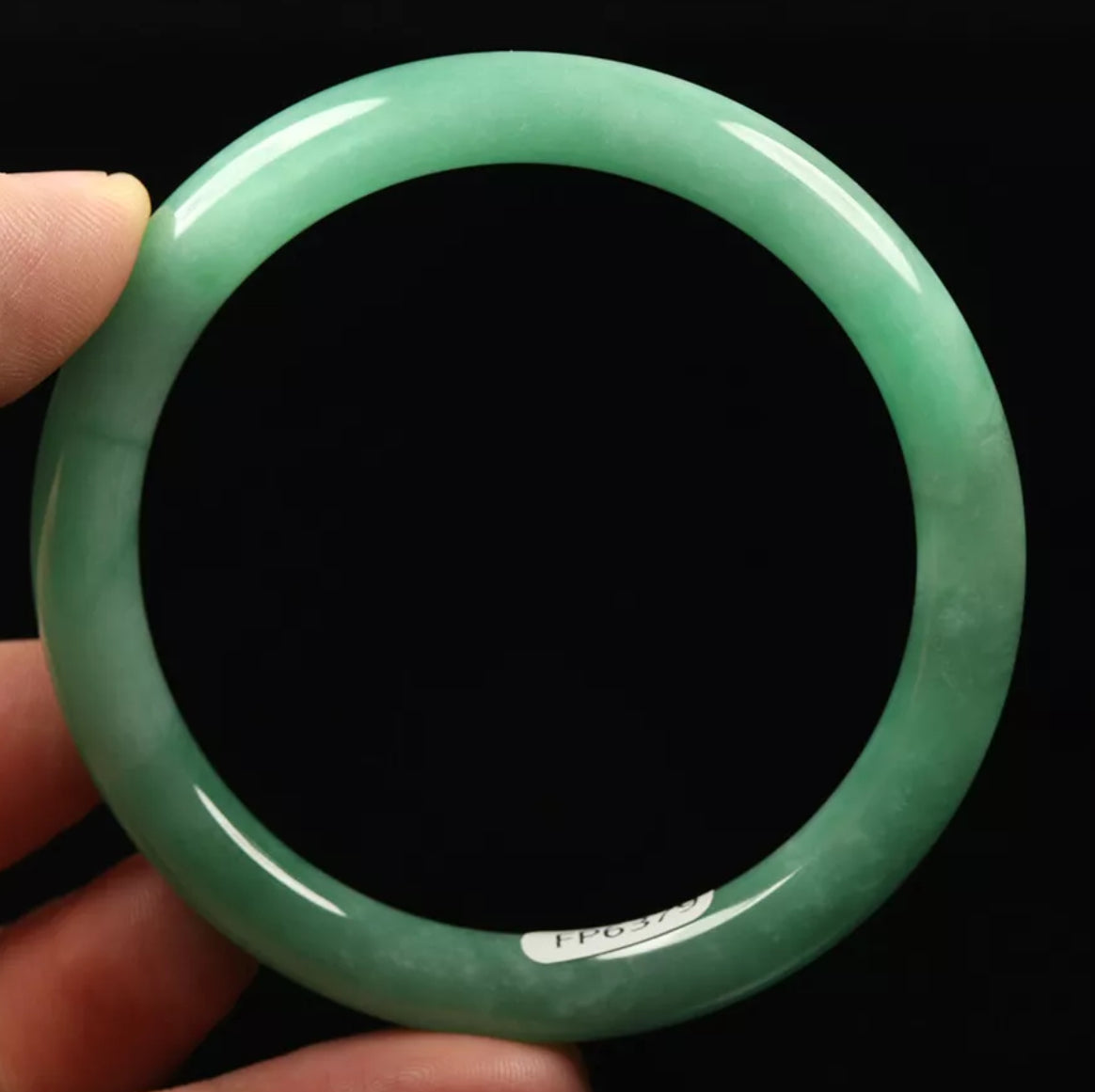 VINTAGE Medium Jadeite Green Jade Bangle Size 58mm Round Princess Cut Size Apple Green Jade! D379 - JazzyJewelbyAmina 