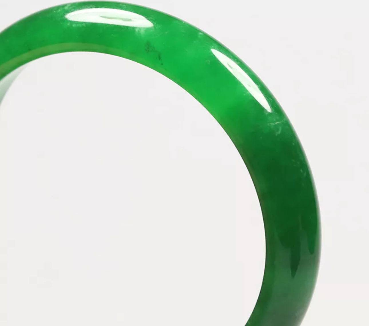 VINTAGE Medium Jadeite Green Jade Bangle Size 58mm O153