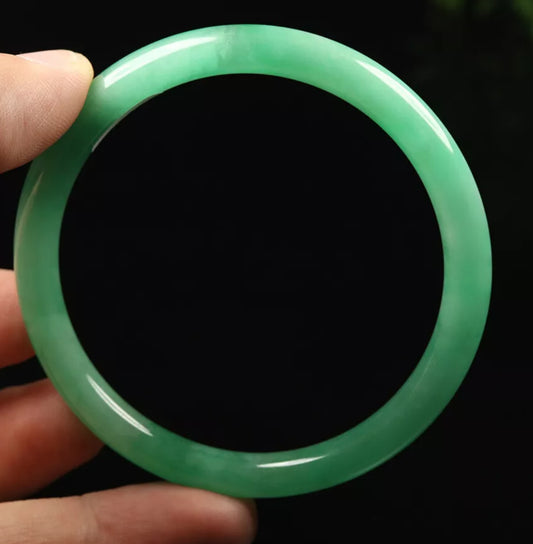 VINTAGE Large Jadeite Green Jade Bangle Round Princess Thin Cut Size 60mm Y376