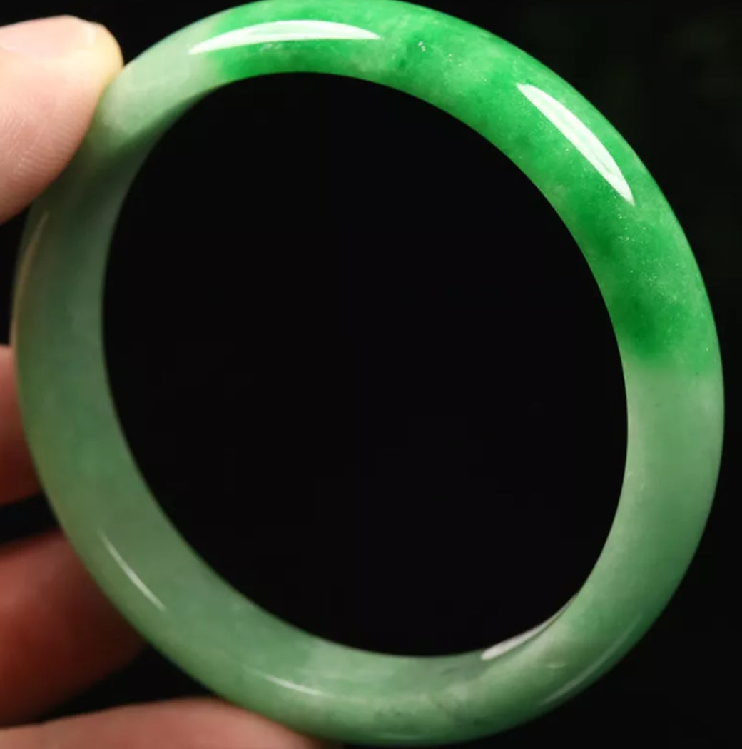 VINTAGE Small Jadeite Green Jade Bangle Size 56mm S729