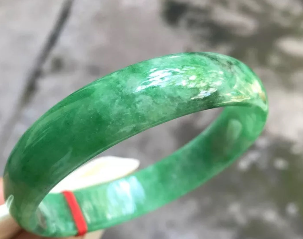 VINTAGE Large Jadeite Green Jade Bangle Size 62mm Emerald Green A464