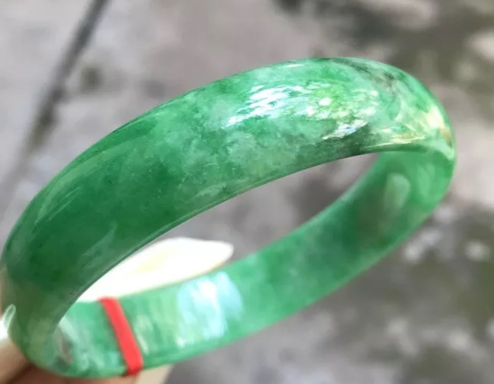 VINTAGE Large Jadeite Green Jade Bangle Size 62mm Emerald Green A464