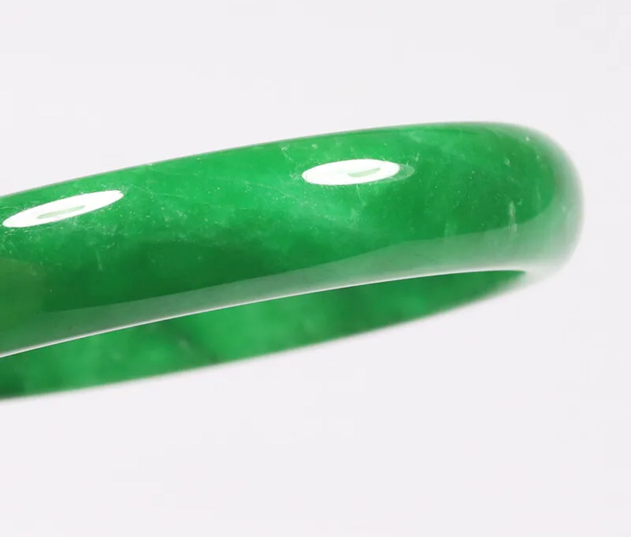 VINTAGE Medium Jadeite Green Jade Bangle Size 58mm A207 Bright Emerald Green!