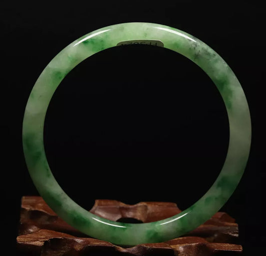 VINTAGE Medium Jadeite Green Jade Bangle Size 59mm Round Princess Thin Cut U301