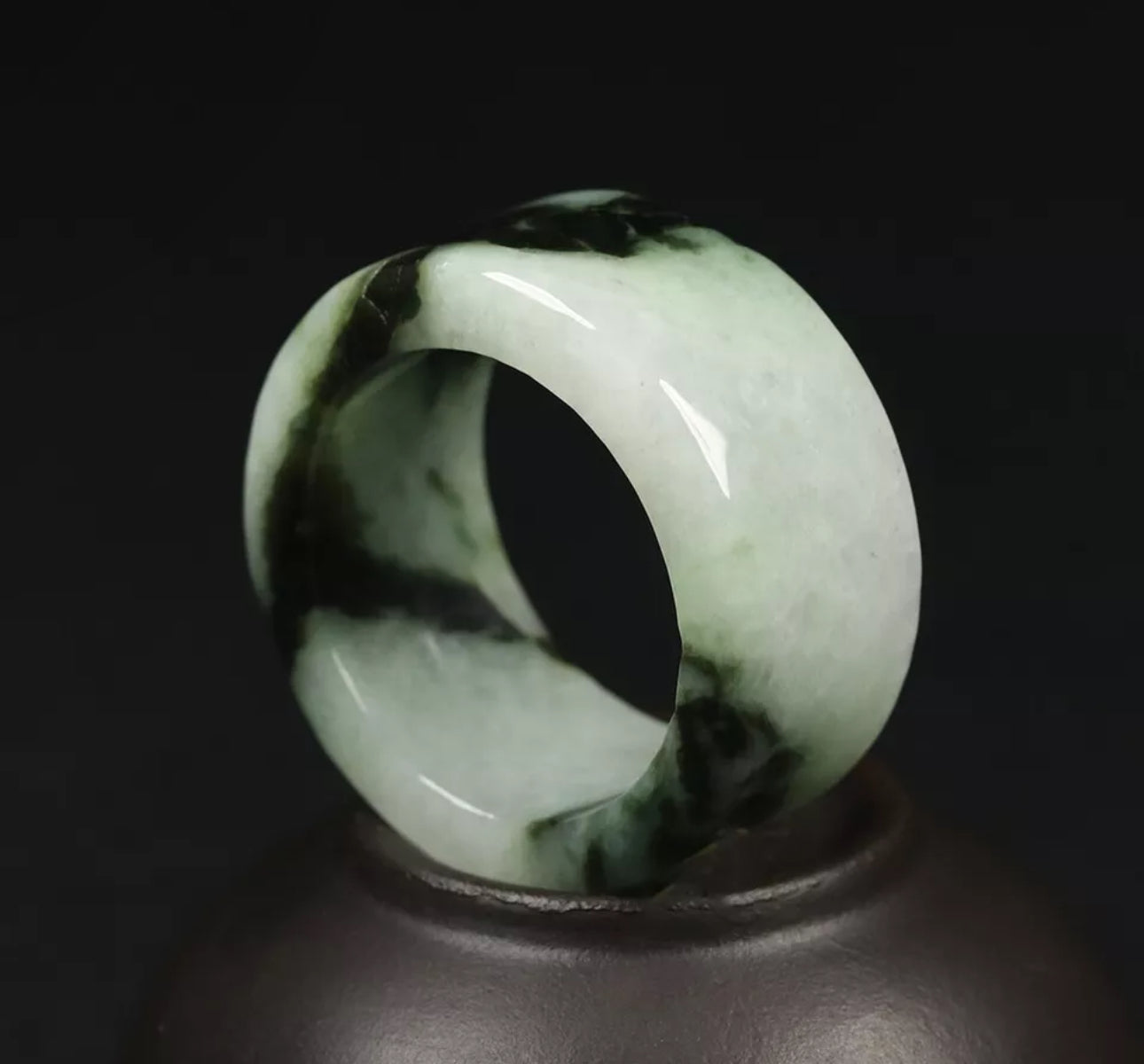 VINTAGE Large Jadeite Green Jade Thumb Ring - Marble Jade Hues Size 11.5 U396 - JazzyJewelbyAmina 