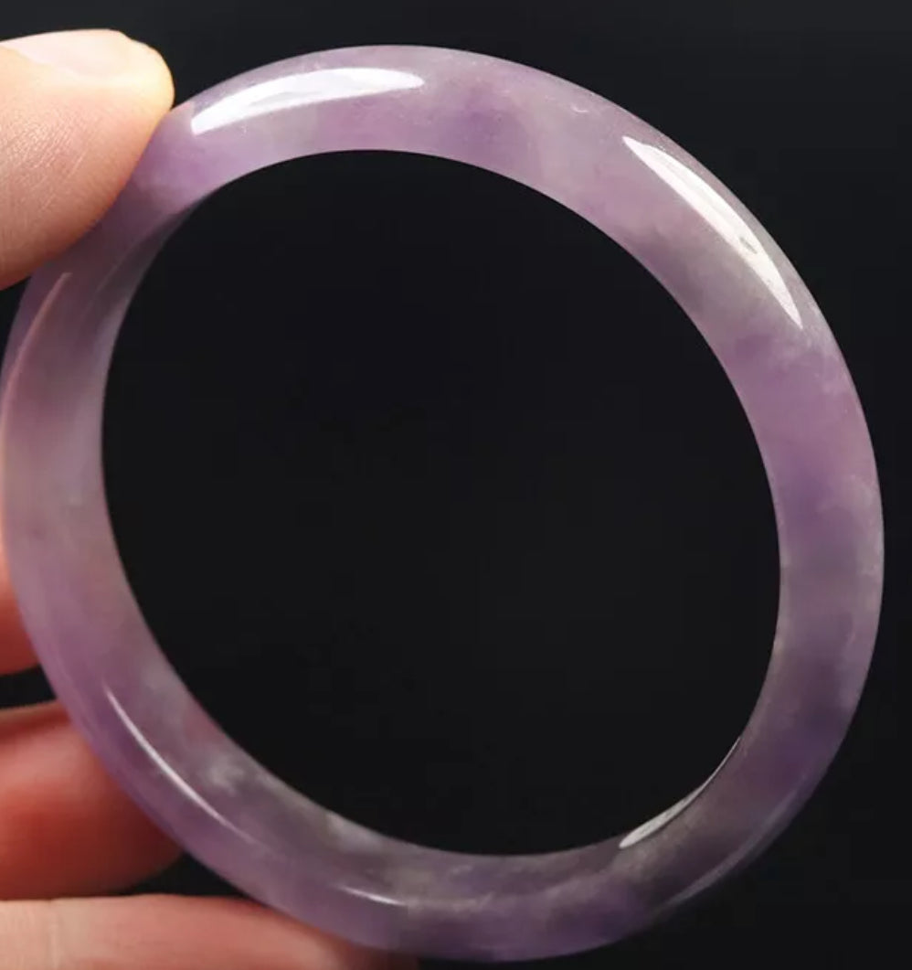 VINTAGE Small Jade Lavender Bangle Size 56mm O687