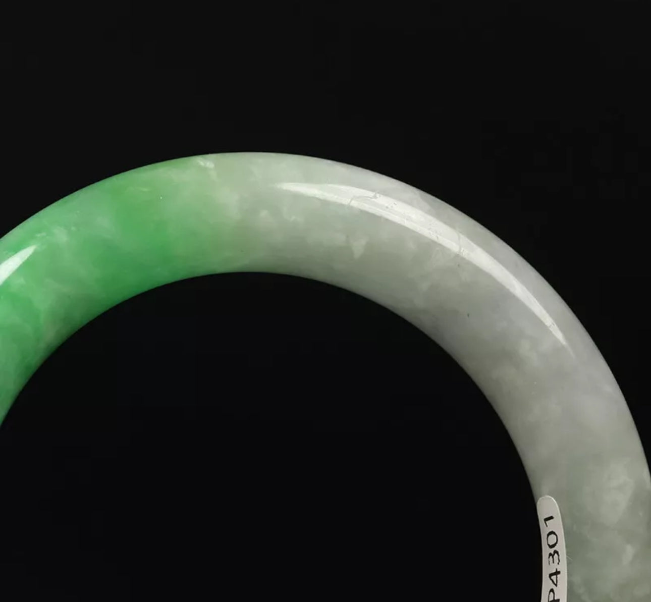 VINTAGE Medium Jadeite Green Jade Bangle Size 59mm Round Princess Cut D655