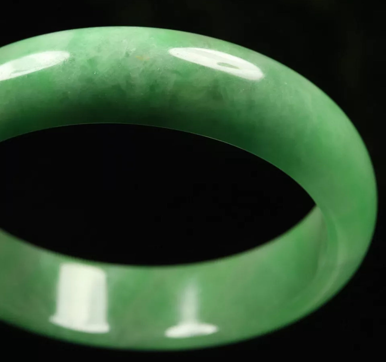 VINTAGE Large Jadeite Green Jade Bangle Size 60mm Solid Apple Green Jade J791