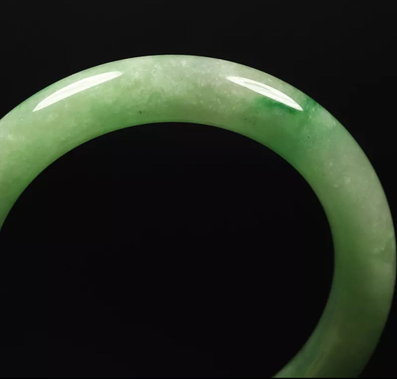 VINTAGE Medium Jadeite Green Jade Bangle Size 59mm D357