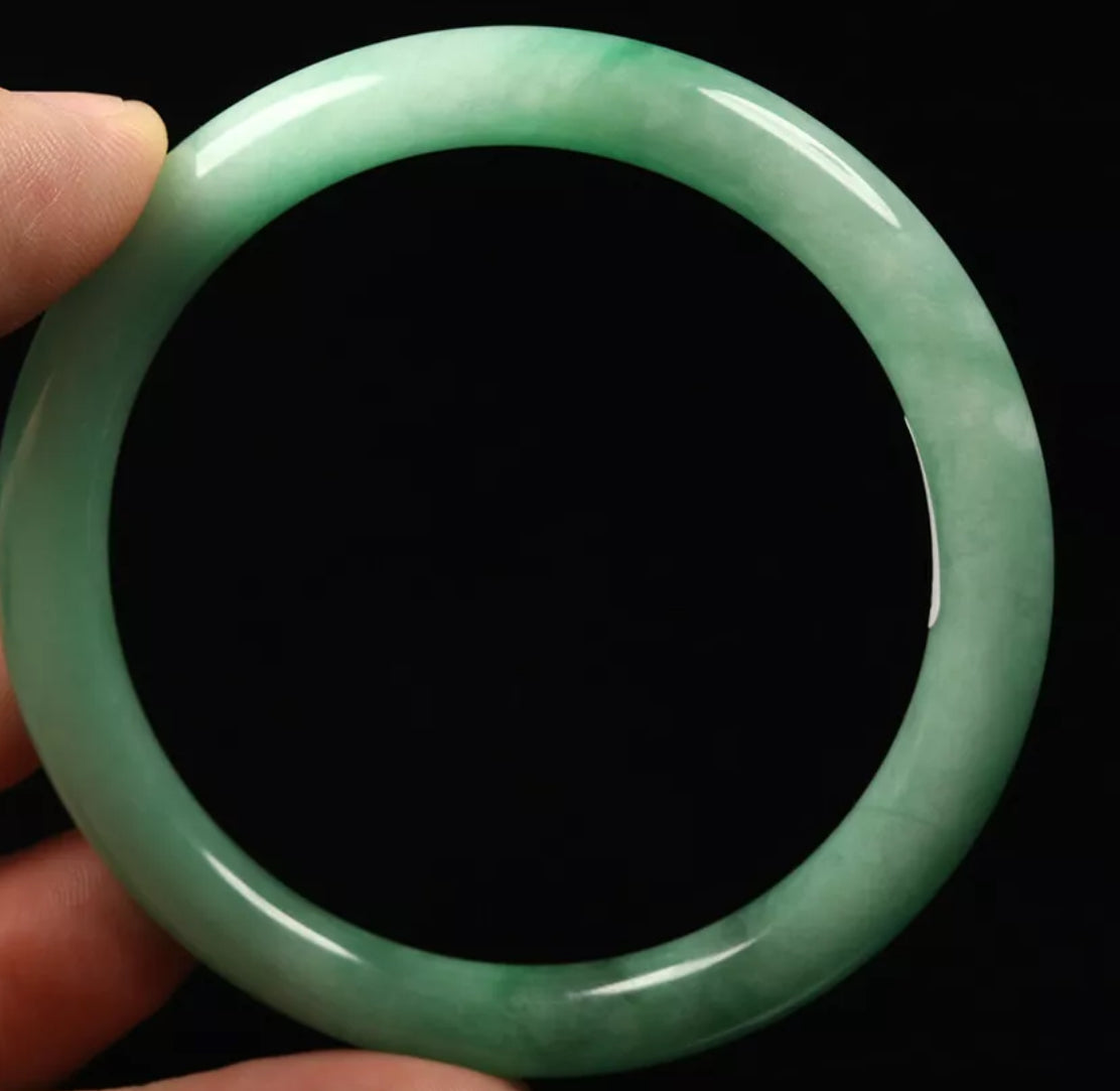 VINTAGE Medium Jadeite Green Jade Bangle Size 58mm Round Princess Cut Size Apple Green Jade! D379 - JazzyJewelbyAmina 