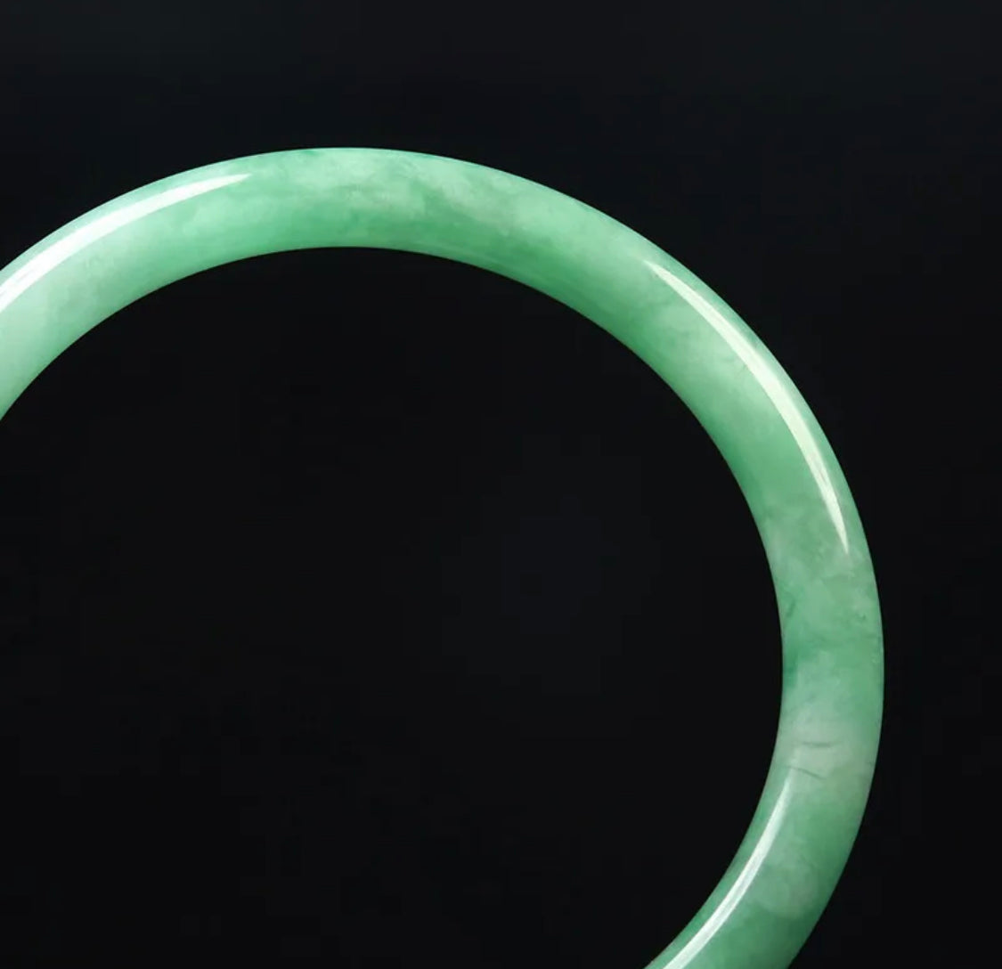 VINTAGE Large Jadeite Green Jade Bangle Round Princess Cut Size 60mm F759