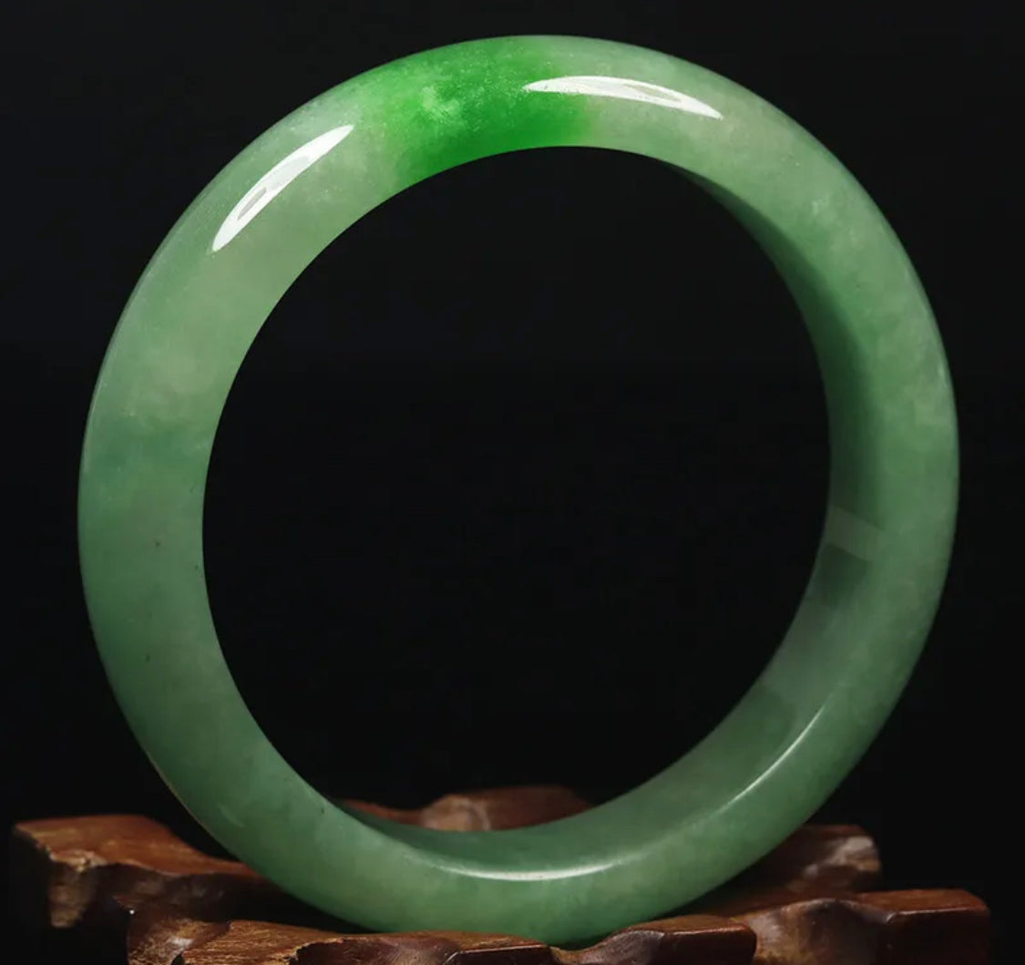 VINTAGE Large Jadeite Green Jade Bangle Size 60mm J743