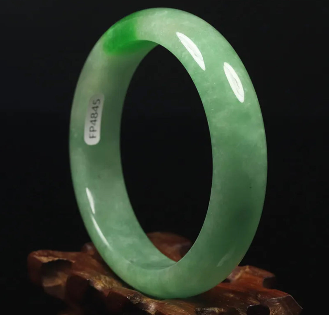 VINTAGE Large Jadeite Green Jade Bangle Size 60mm J743