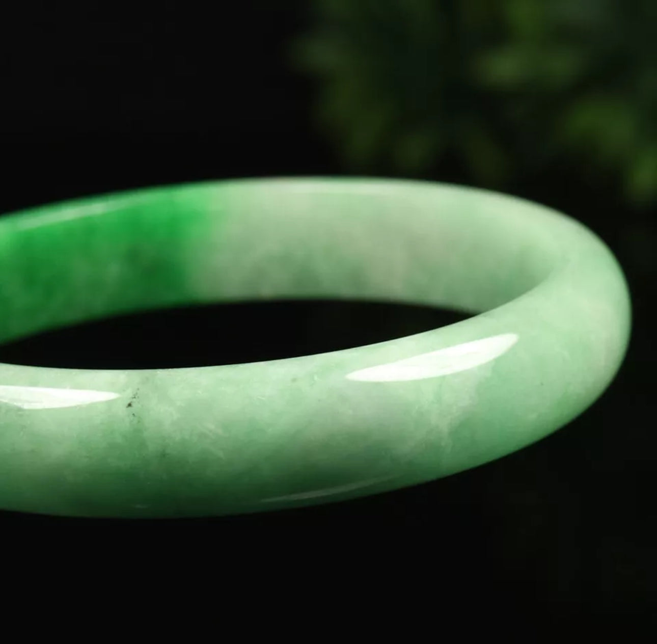 VINTAGE Small Jadeite Green Jade Bangle Size 56mm S729