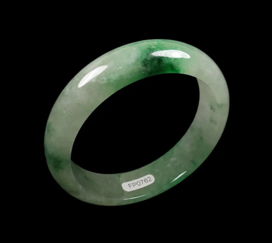 VINTAGE Medium Jadeite Green Jade Bangle Size 58mm Y577