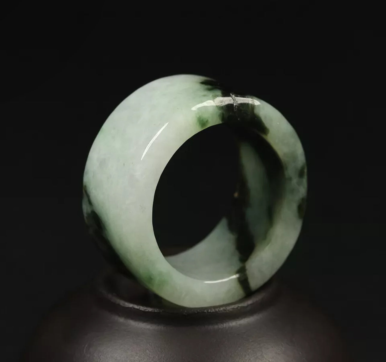 VINTAGE Large Jadeite Green Jade Thumb Ring - Marble Jade Hues Size 11.5 U396 - JazzyJewelbyAmina 