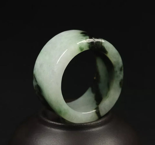 VINTAGE Large Jadeite Green Jade Thumb Ring - Marble Jade Hues Size 11.5 U396