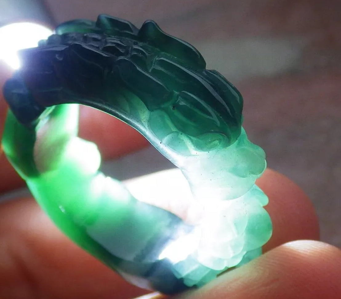 VINTAGE Large Jadeite Green Jade Ring Hand Carved Dragon Certified Jade Size 10