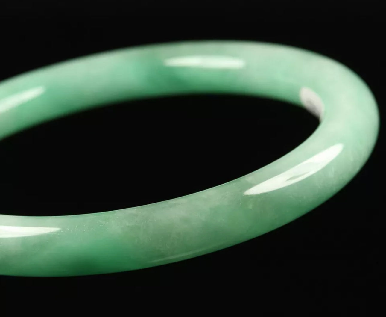 VINTAGE Medium Jadeite Green Jade Bangle Size 58mm Round Princess Cut Size Apple Green Jade! D379 - JazzyJewelbyAmina 